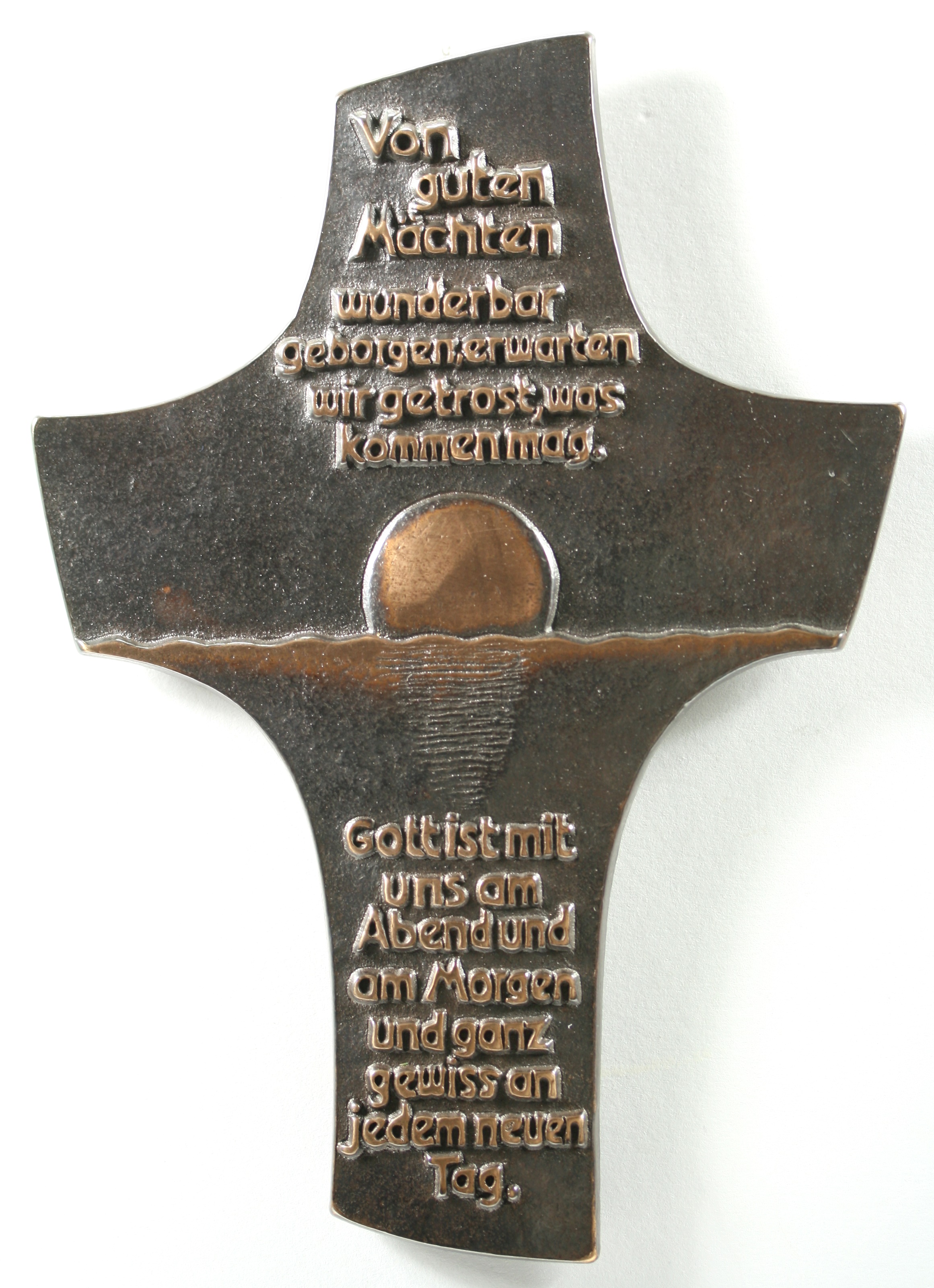 Bronzekreuz - Von guten Mächten & Asymmetrische Form Bronzekreuz - Von guten Mächten & Asymmetrische Form