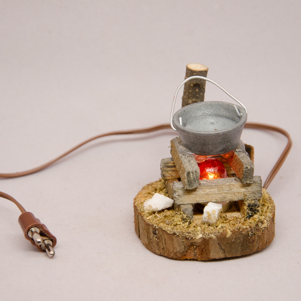 Krippenzubehör - Wurzelfeuer mit Zinktopf Krippenzubehör - Wurzelfeuer mit Zinktopf